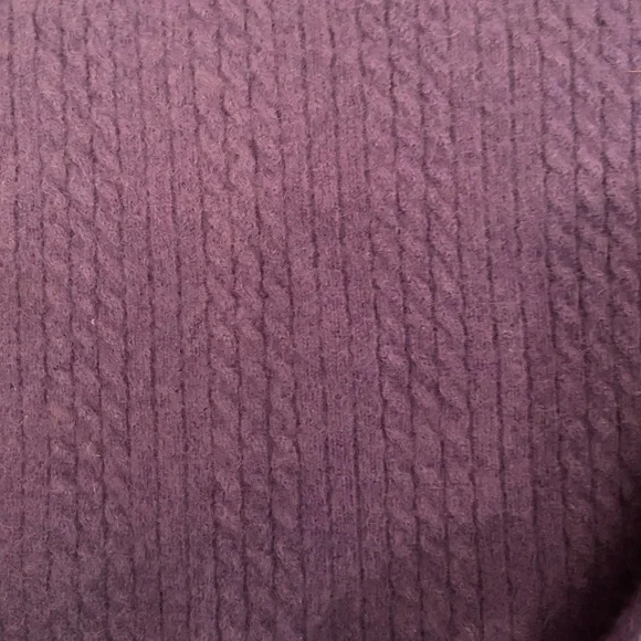 Investments 100% Cashmere Sweater - Picture 6 of 9
